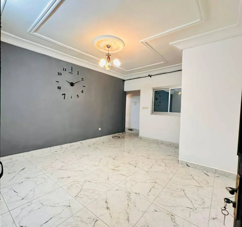 Studio moderne à louer à Nsimeyong