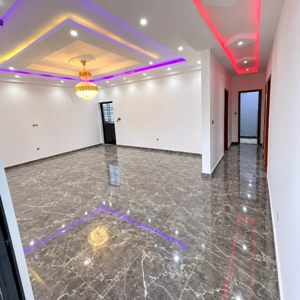Vaste appartement moderne neuf 2 chambres à louer à PK13