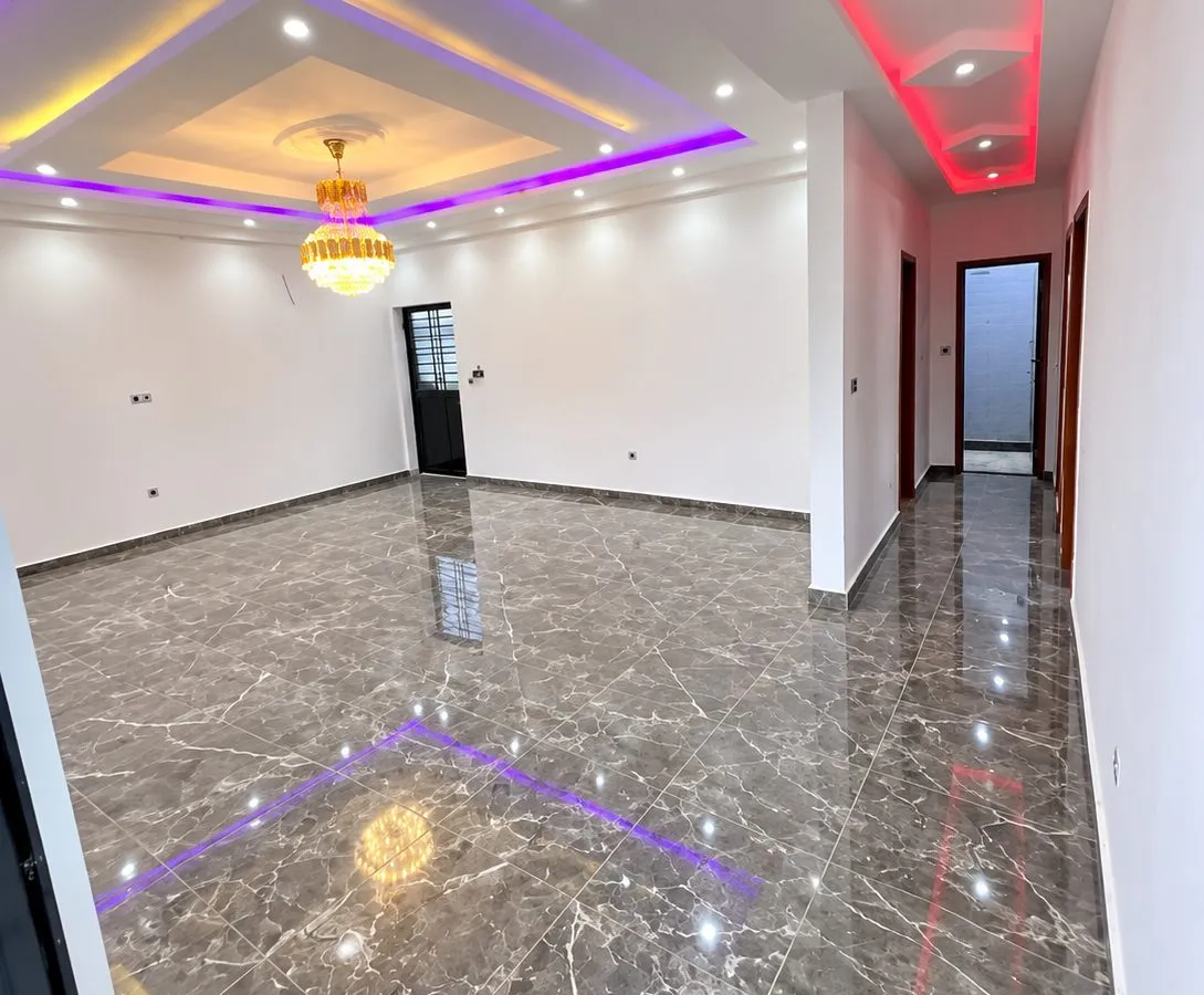 Vaste appartement moderne neuf 2 chambres à louer à PK13