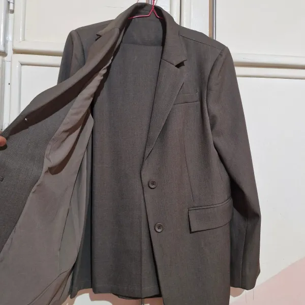 Veste femme à donner, en bon état.