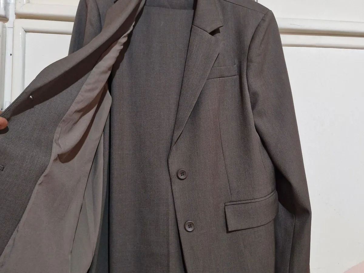 Veste femme à donner, en bon état.