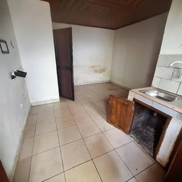 Chambre moderne à louer à Happy Odza
