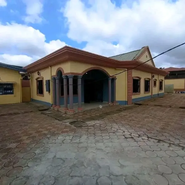 Villa VIP 4 chambres à louer à Odza