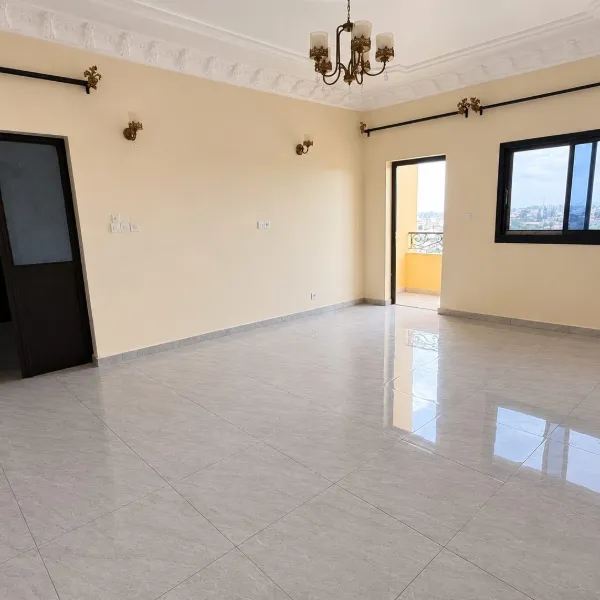 Appartement haut standing 2 chambres à louer à Pharmacie Bleue – Hôpital