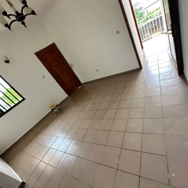 Appartement 2 chambres avec balcons à louer à Éleveur