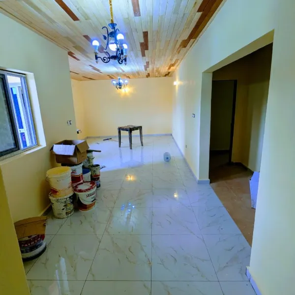 Appartement neuf 3 chambres 2 douches à louer à Tsinga Village