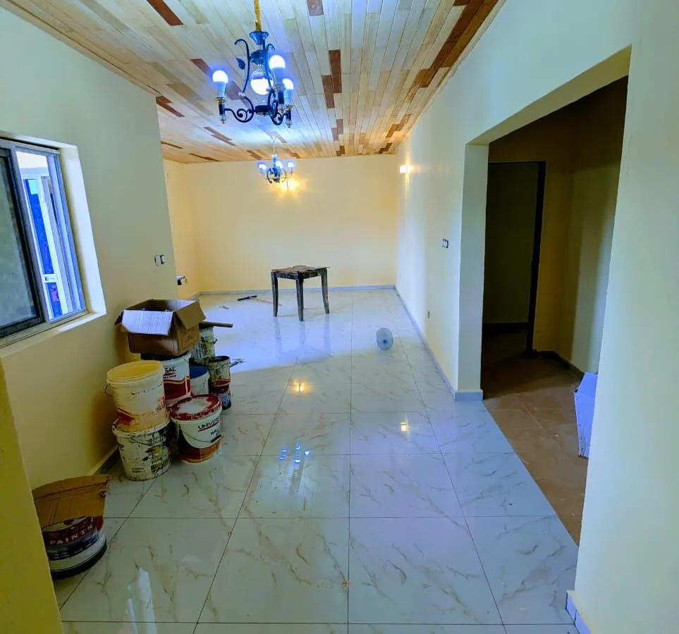Appartement neuf 3 chambres 2 douches à louer à Tsinga Village