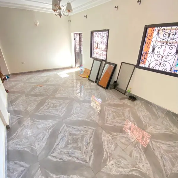 Appartement moderne 2 chambres 2 douches à louer au Carrefour Tsimi