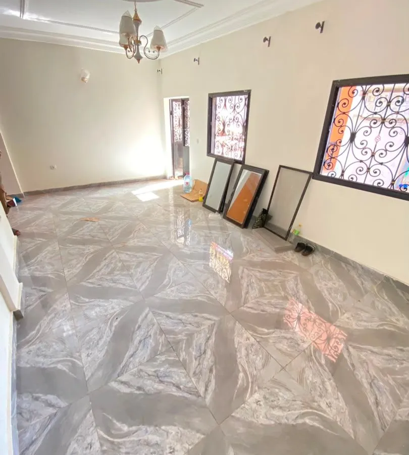 Appartement moderne 2 chambres 2 douches à louer au Carrefour Tsimi