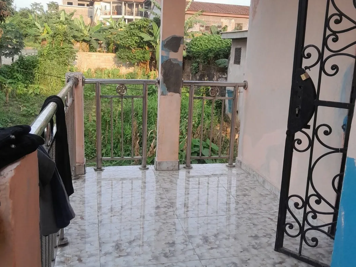 Appartement moderne staffé avec climatisation à louer à Jardin Logbaba