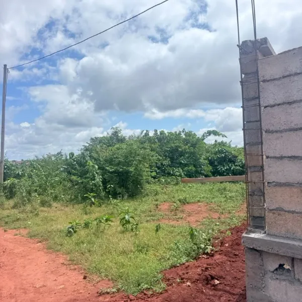 Terrain de 1 000 m² à vendre à Soa
