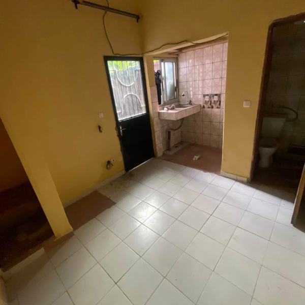 Chambre moderne à louer à PK13