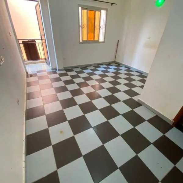 Chambre moderne à louer à Tradex Emana