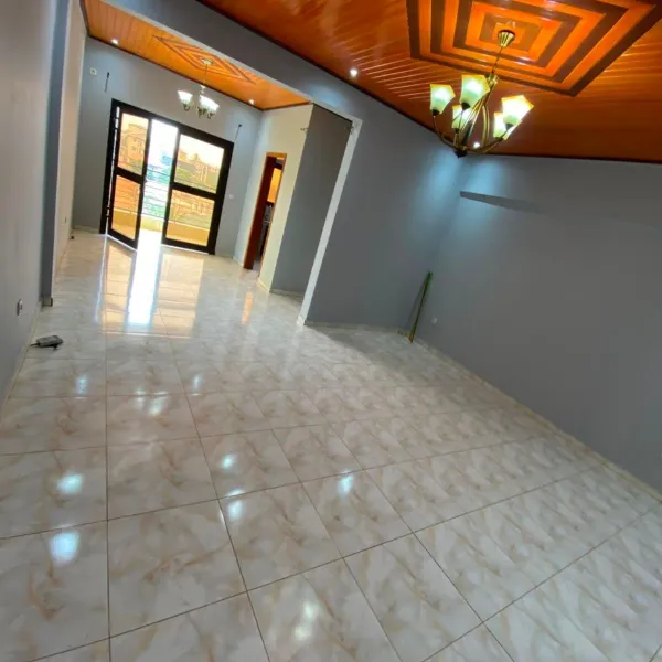Appartement 2 chambres à louer 180k à Nkolmesseng