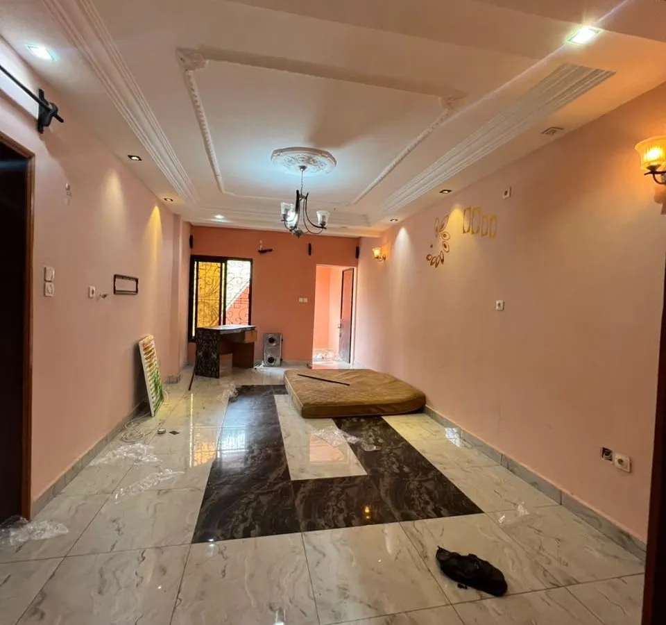 Appartement 2 chambres à louer à Ngousso