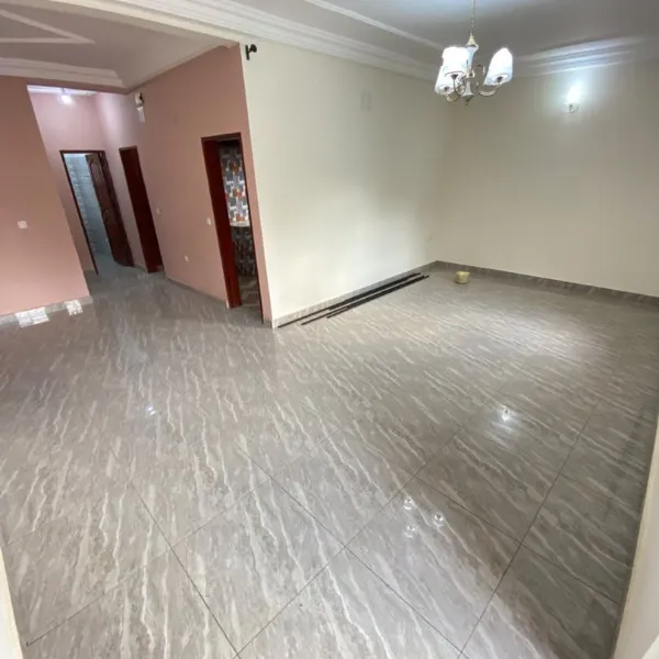 Appartement neuf 2 chambres à louer au Carrefour Tsimi