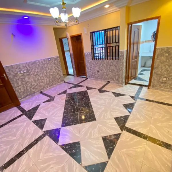 Studio moderne à louer à Carrefour Tsimi