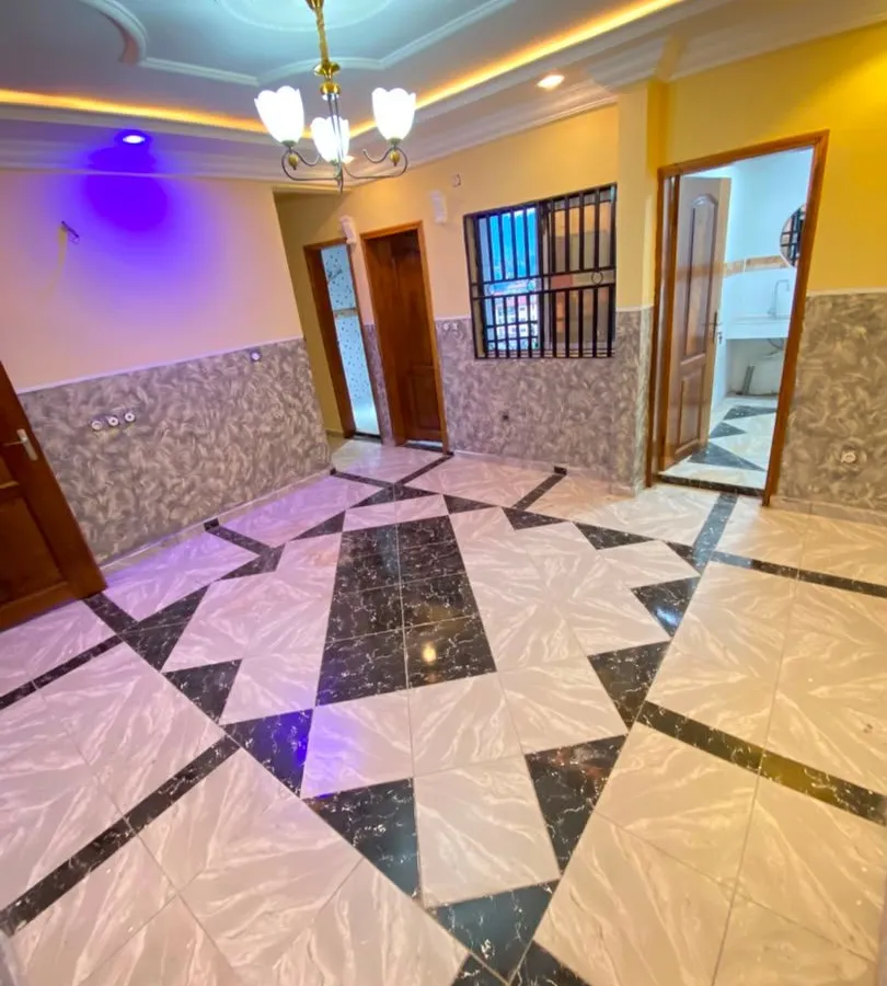 Studio moderne à louer à Carrefour Tsimi
