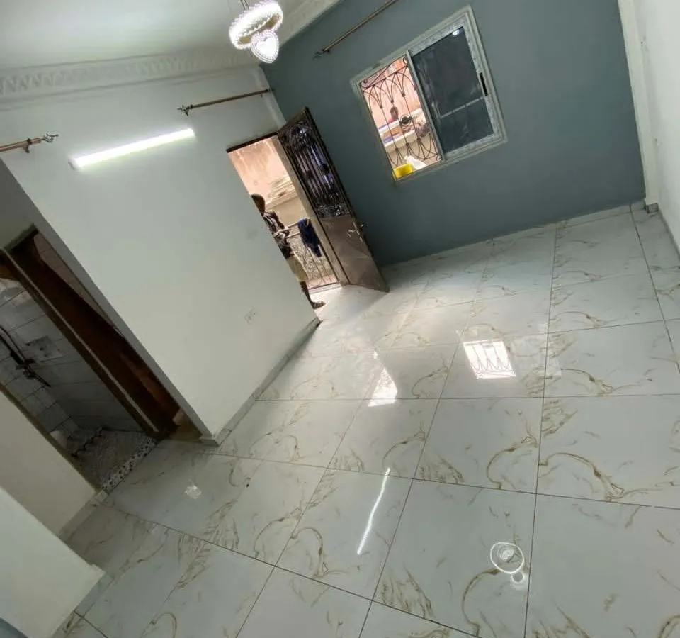 Studio neuf à louer à Nkolmesseng