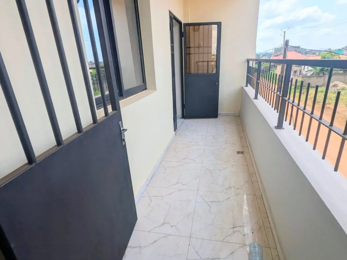 Appartement moderne neuf 2 chambres à louer à Nkolfoulou
