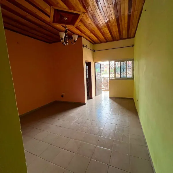 Studio moderne à louer à TKC