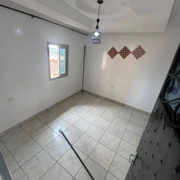 Vaste studio moderne à louer à Ngousso