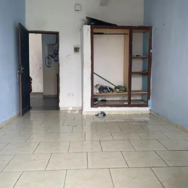 Vaste chambre moderne à louer à Yassa Yansouki
