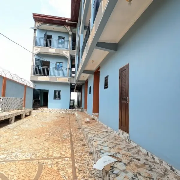 Studio moderne à louer à Nkozoa
