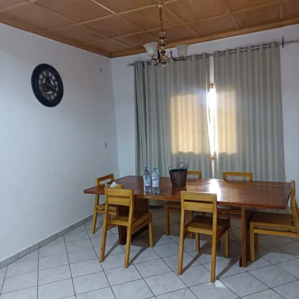 Appartement meublé 3 chambres à Odza