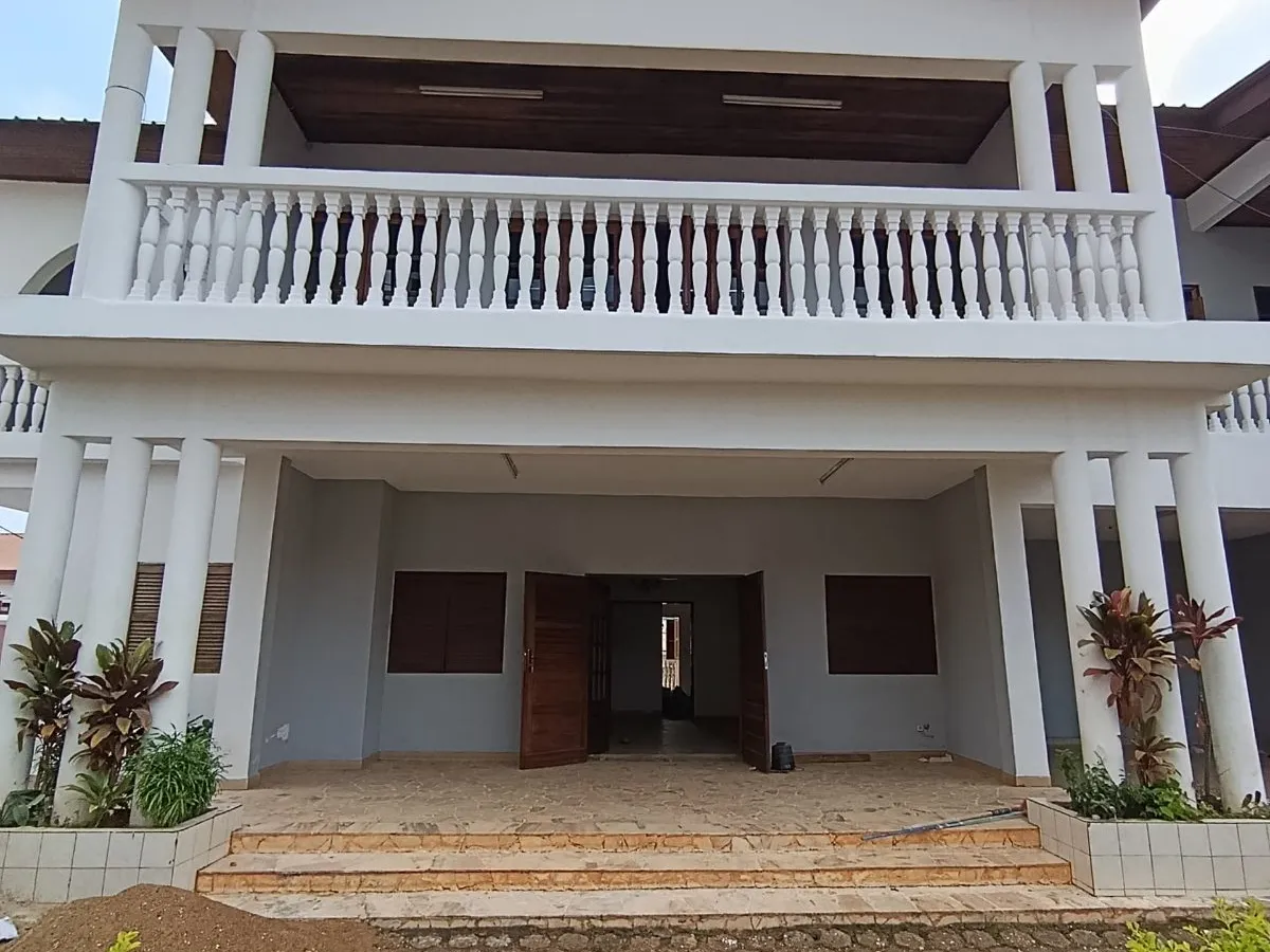 Duplex 10 chambres à louer à Dragages