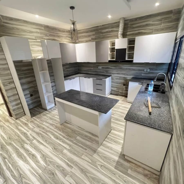 Duplex haut standing climatisé 5 chambres à louer à Logpom
