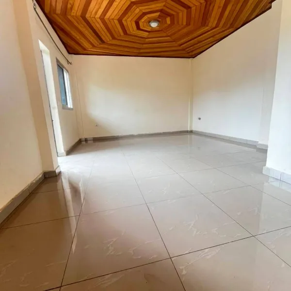 Appartement moderne 2 chambres récemment libéré à PK12