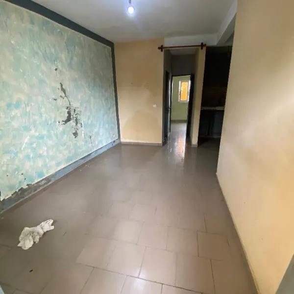 Studio moderne à louer à PK9 Immeuble Belle Vue