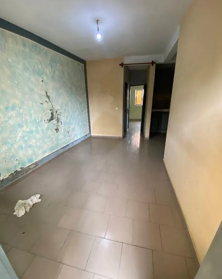 Studio moderne à louer à PK9 Immeuble Belle Vue