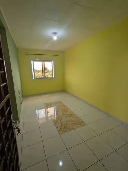 Chambre moderne à louer à Awae Carrière