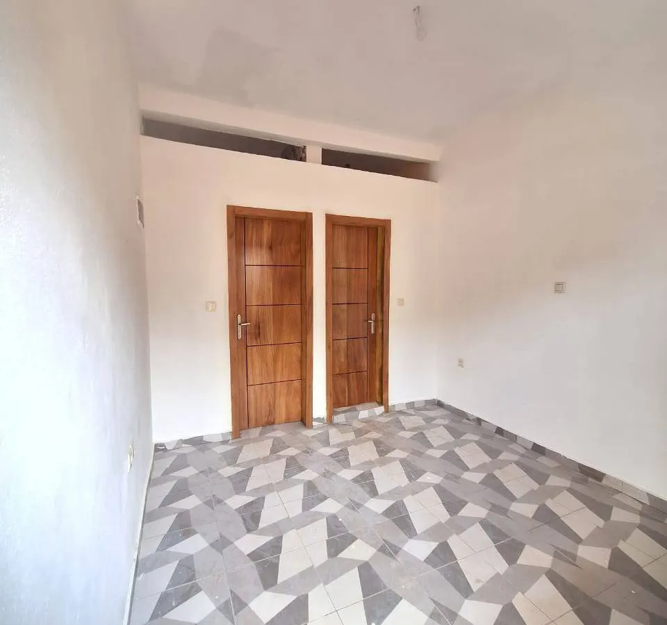 Chambre moderne à louer à Odza petit marché