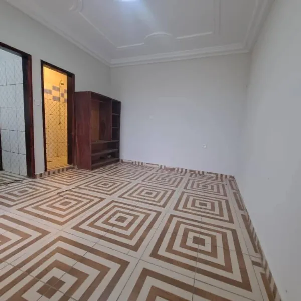 Chambres modernes à louer à Soa