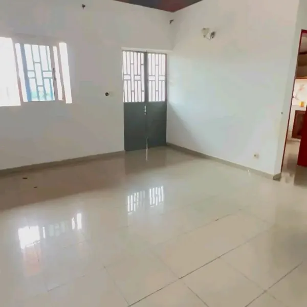 Appartement neuf 2 chambres à louer à Fokou Emana
