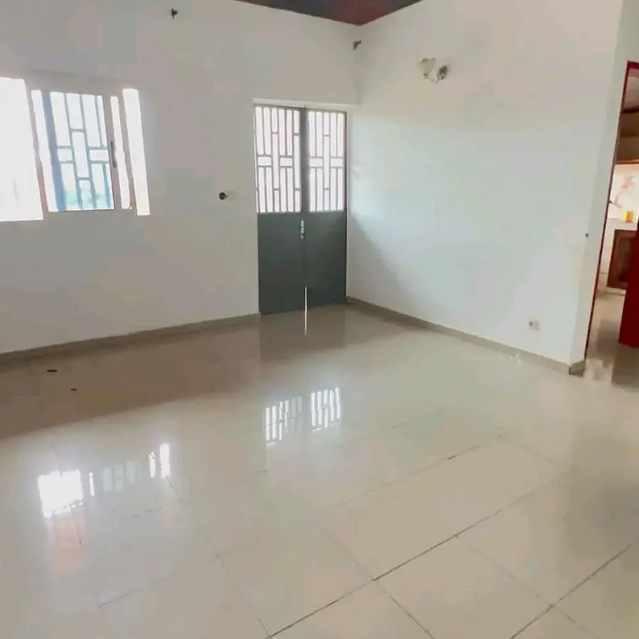 Appartement neuf 2 chambres à louer à Fokou Emana