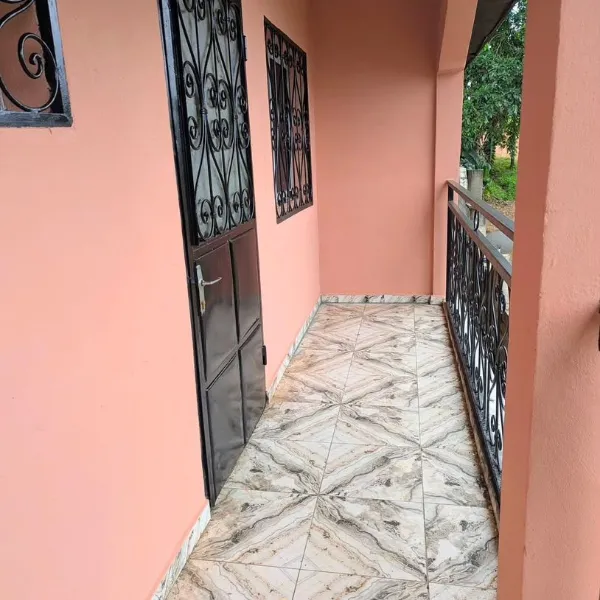 Studio avec balcon à louer à Fougerolles
