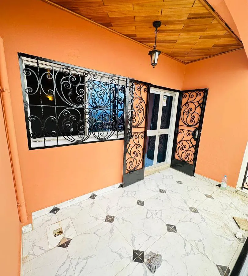 Studio moderne à louer à Ahala diderot