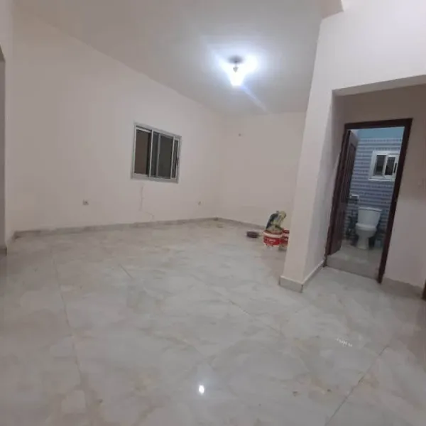 Studio moderne à louer à Nkolfoulou
