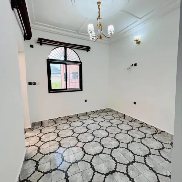 Studio moderne à louer à Simbock