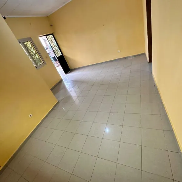 Appartement 2 chambres avec balcon à louer à Éleveur