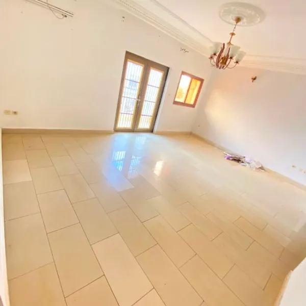 Appartement moderne 3 chambres 4 douches à louer à Nkolbisson