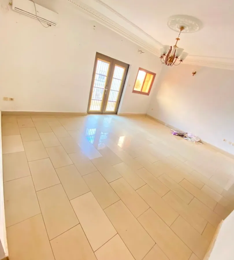 Appartement moderne 3 chambres 4 douches à louer à Nkolbisson
