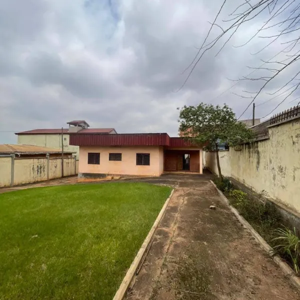Villa 7 chambres à louer à Titi Garage