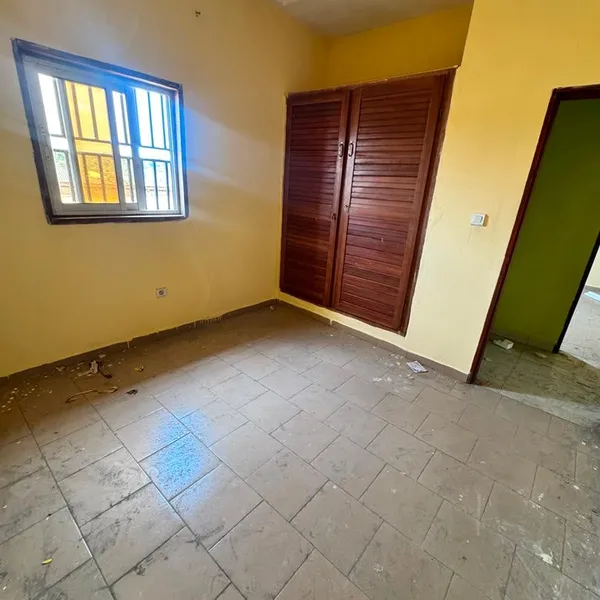 Appartement individuel 3 chambres à louer à Ngousso