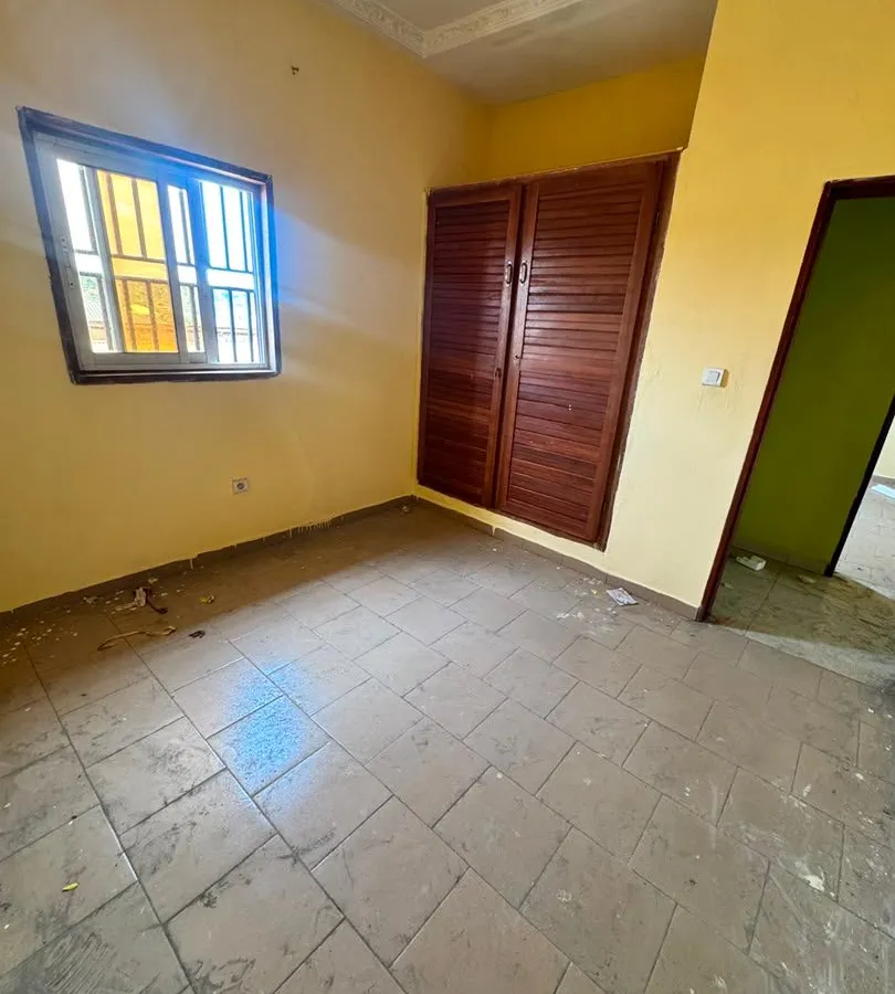 Appartement individuel 3 chambres à louer à Ngousso