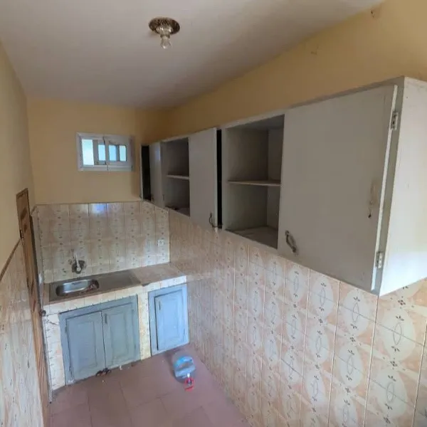 Studio à louer à Nkolfoulou